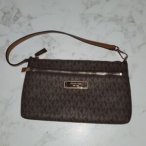 Michael Kor Jet Set Wristlet